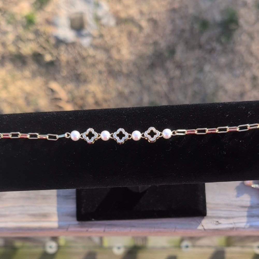 Gold Plated and Faux Pearl Bracelet - Picture 4 of 4